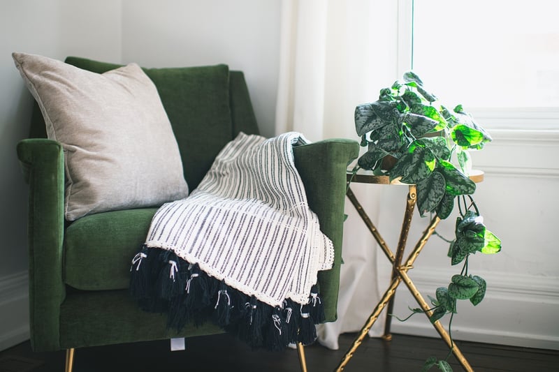Outdoor Decor Accents