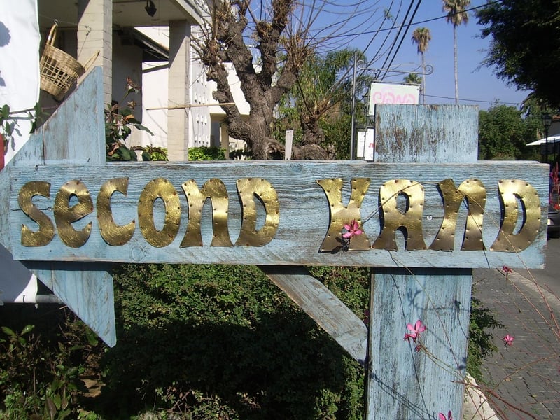 Second-hand clothes shop